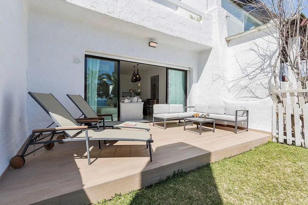 Terrass - Twin-Adjoined House with Sea View in Casares