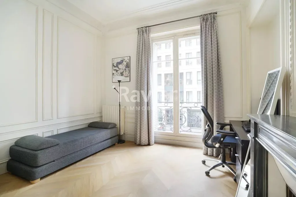 Séjour - Appartement 6 Pièces avec Ascenseur à Paris 17ème