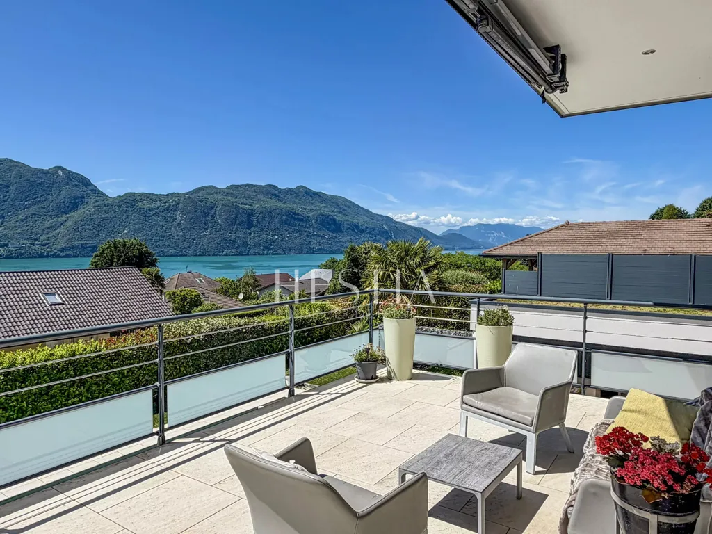 Terrass - Luxury House with Pool on Lake Bourget, Aix-les-Bains