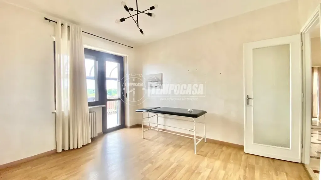 Magamistoad - Apartment with Terrace in Piazza Castello, Ciriè