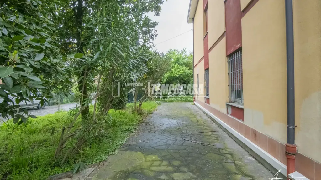 Aed - Independent House with Garden in Soliera