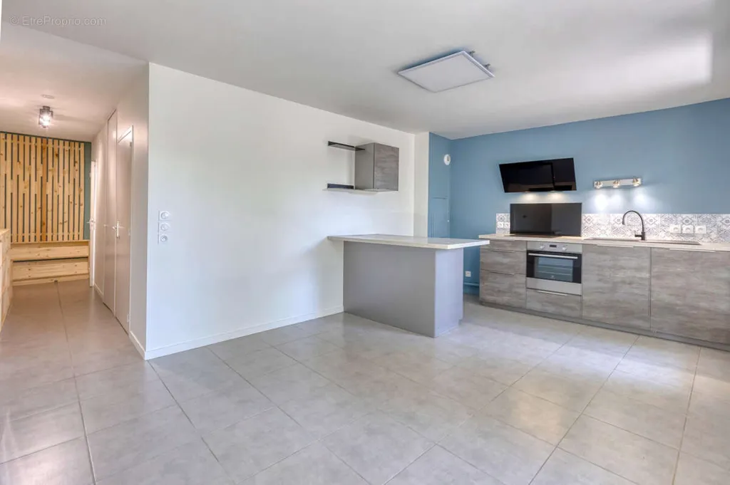 Cuisine - Appartement avec terrasse et parking à Châtelet / Abbaye
