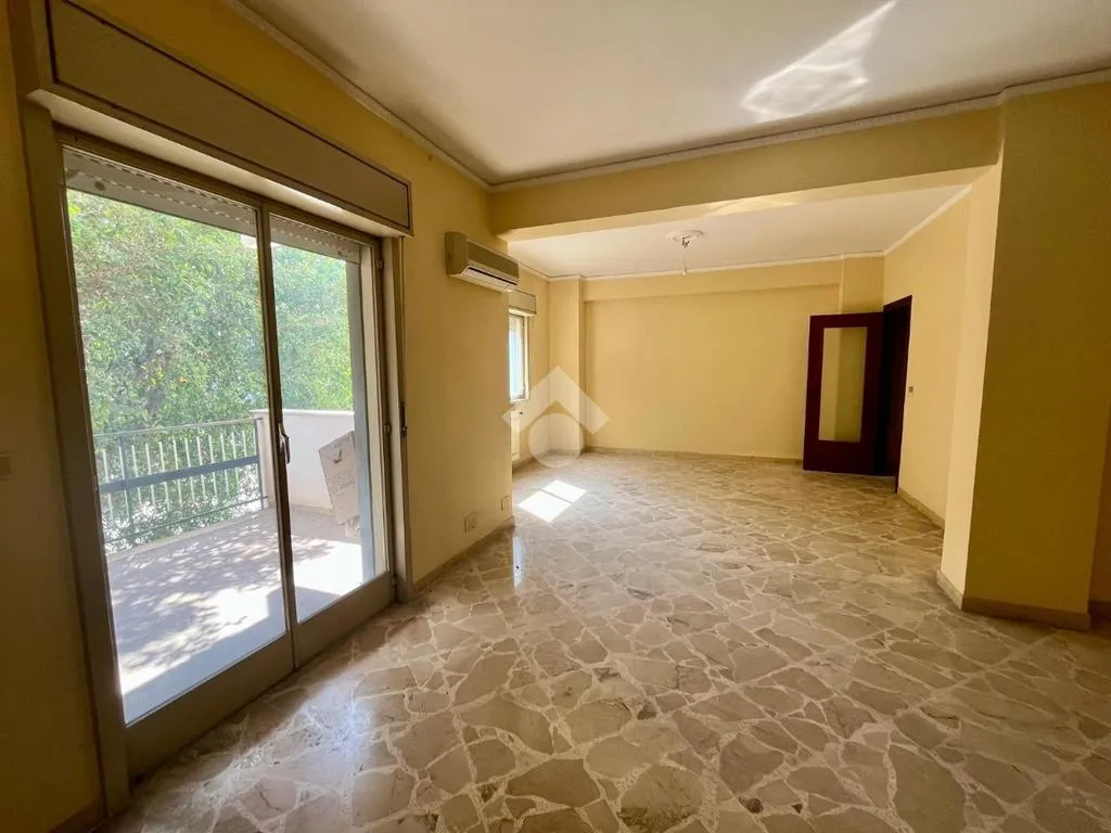 Salón - 5-Room Apartment with Double Exposure in Palermo