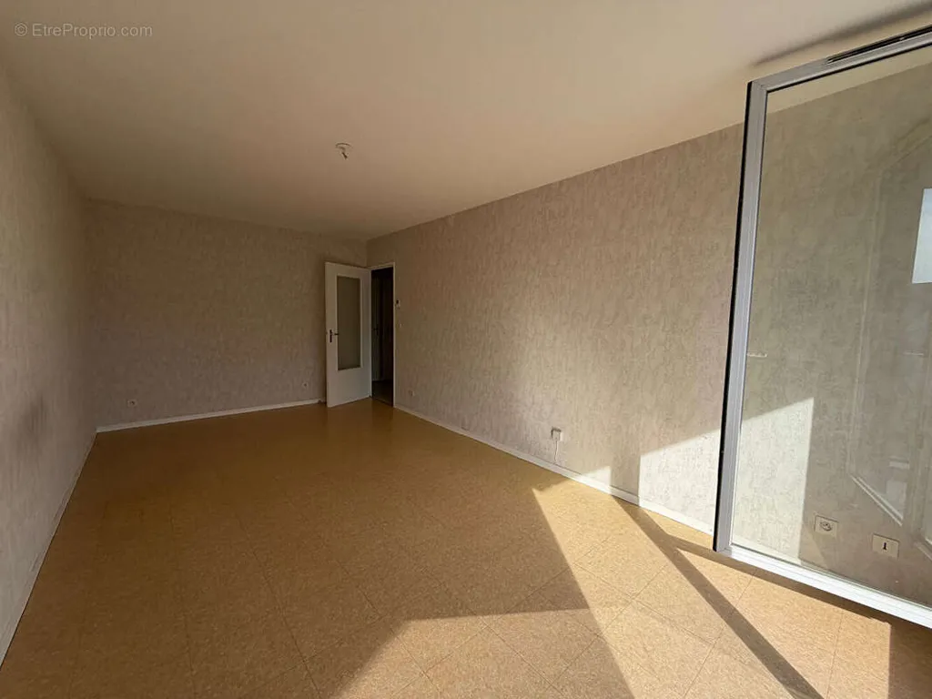 Stanze - Apartment with Balcony in Cézeaux, Clermont-Ferrand
