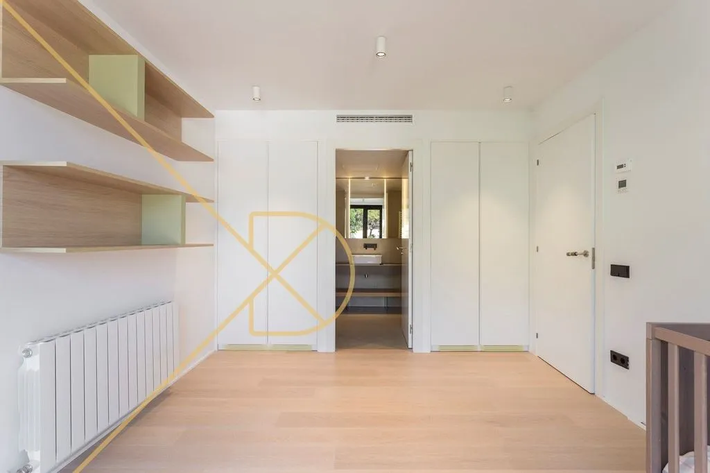 Entrée - Contemporary Adjoined House with Pool in Sarrià