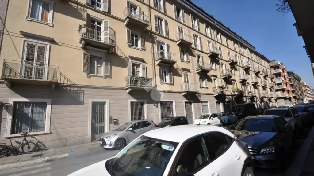 Außenansicht - Two-Bedroom Flat in Historic Building, Turin