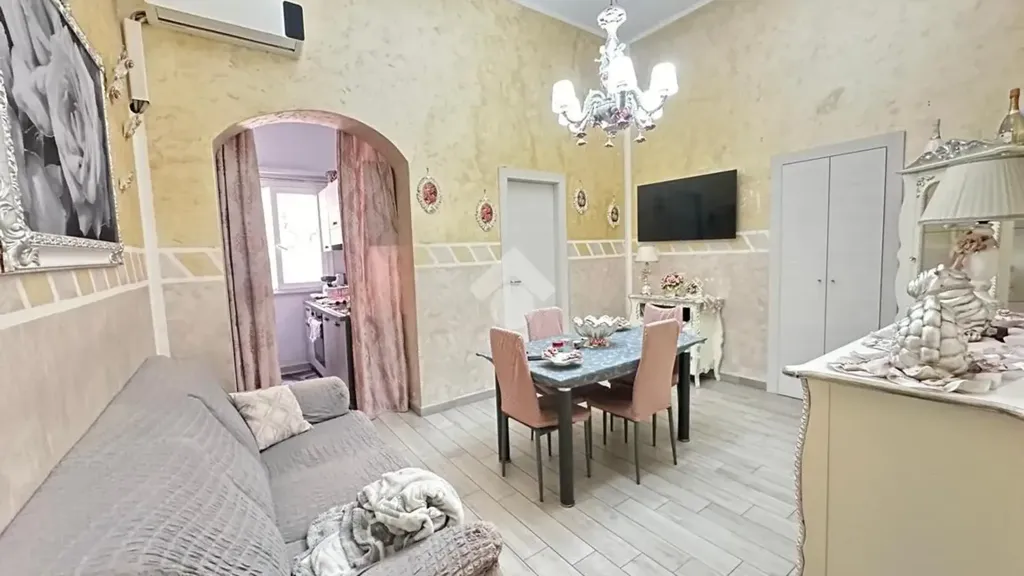 Dining Room - Rustic Apartment with Balcony in Palermo