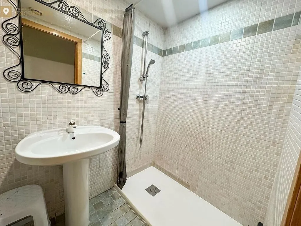 Vannitoad - Third-Floor Flat with Garage in Móstoles