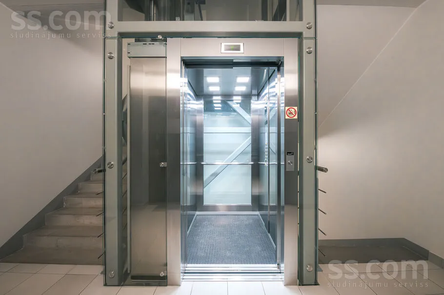 hallway_entrance