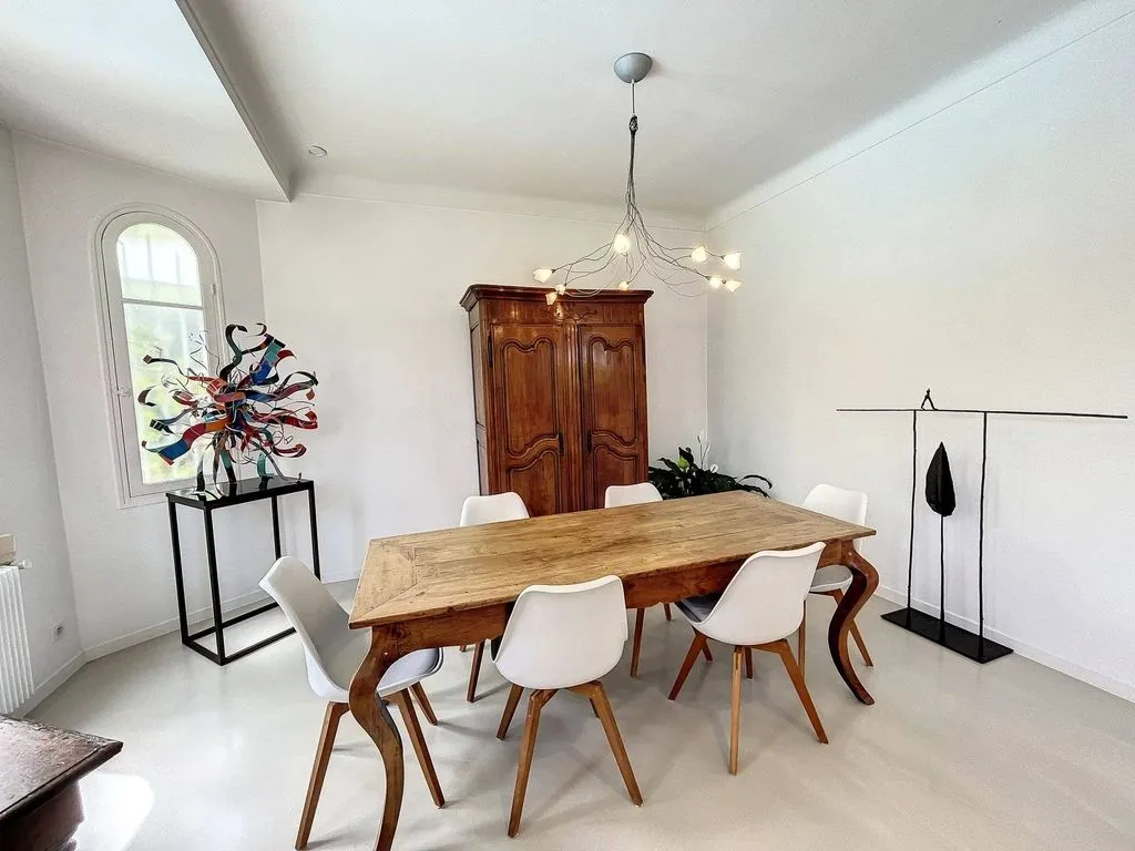 Salle à manger - Villa Luxueuse avec Piscine à Antibes