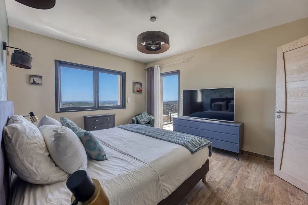 Chambres - Villa avec Vue Panoramique sur la Mer à Saint-Mandrier