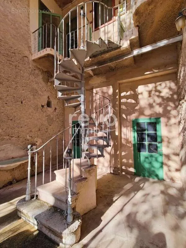 Garden - Charming Stone House with Potential in Beaumes-de-Venise