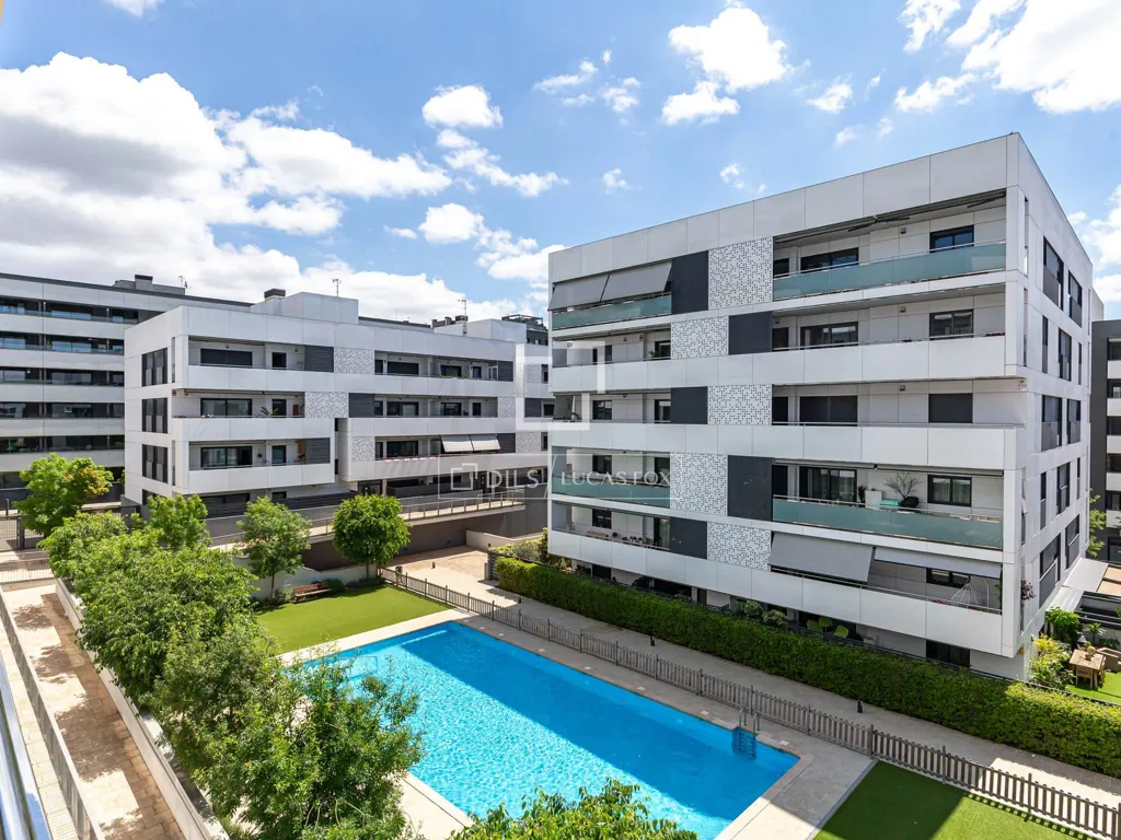 Piscine - Modern Apartment with Terrace in Sant Just Desvern