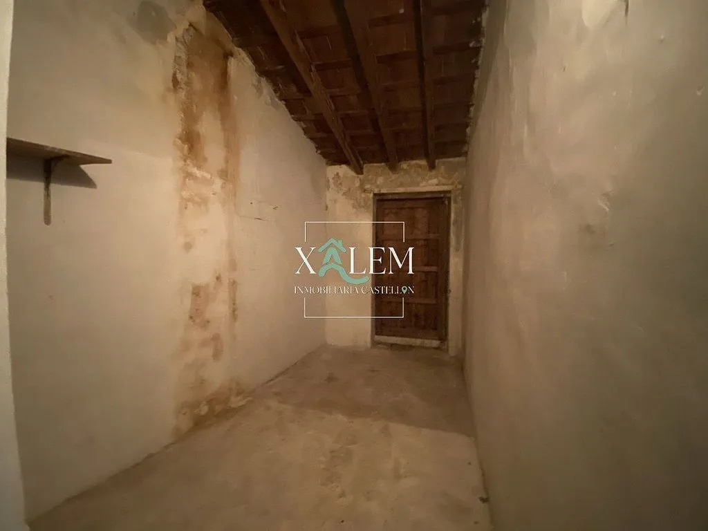 Toad - Significant House with Terrace in Vila-real