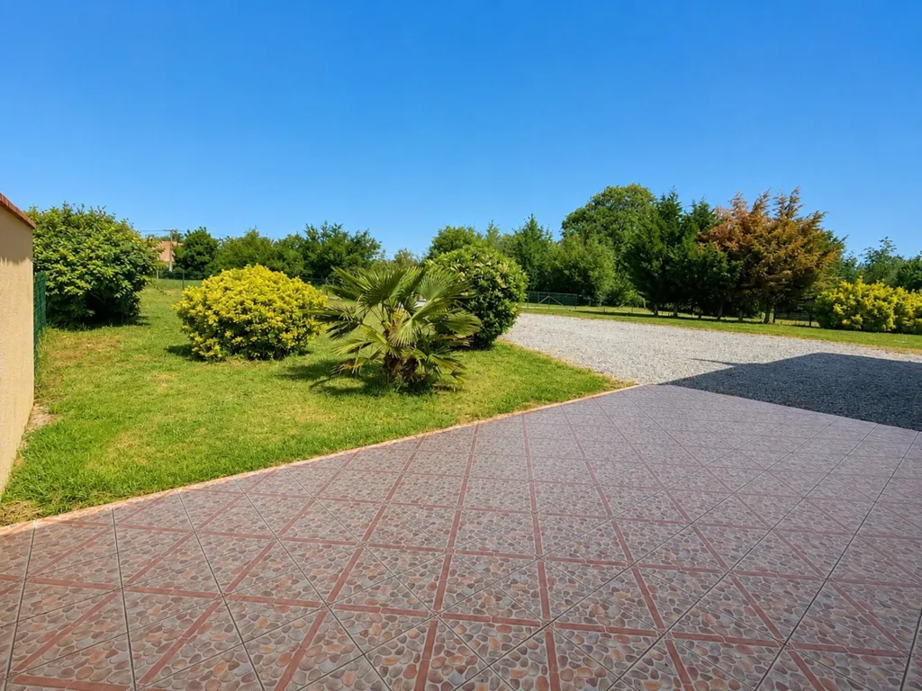 Extérieur - Maison Rénovée avec Jardin à Changé