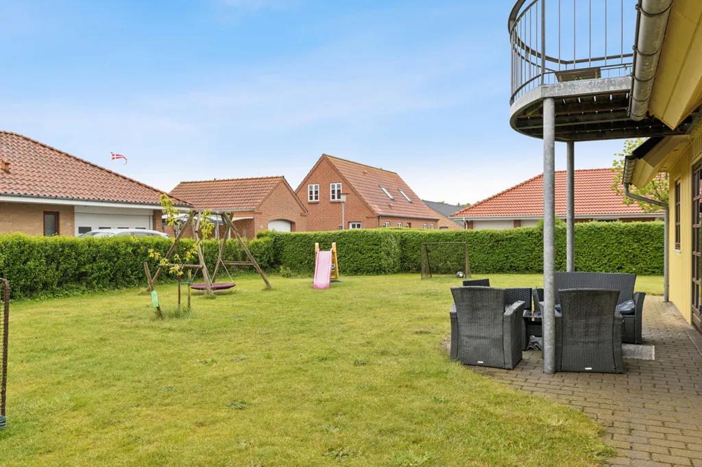 Garden - Villa with Garden in Øster Vedsted