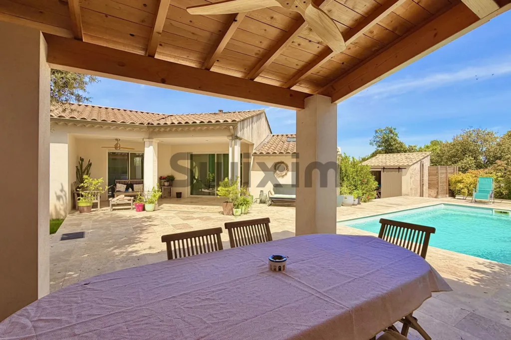 Terrasse - Villa de 2013 avec Piscine à Collias