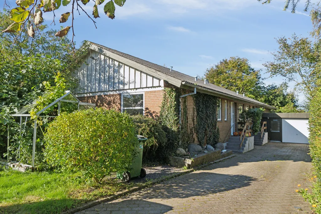 Extérieur - Spacious Villa with Garden near Strand in Struer