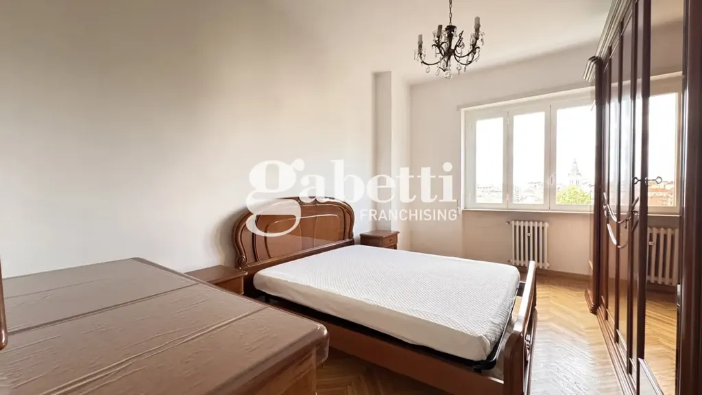 Magamistoad - Central Triplex with Balcony in Turin