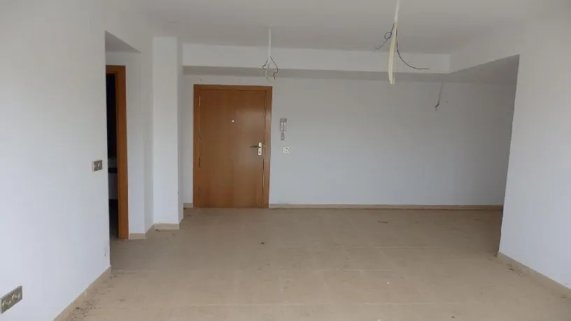 Elutuba - Storage Unit with Elevator in Deltebre