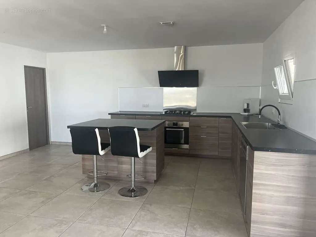 Kitchen - Renovated House with Garden in Denat