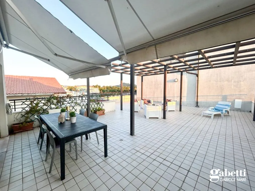 Terrass - Apartment with 80m² Terrace in Gabicce Mare
