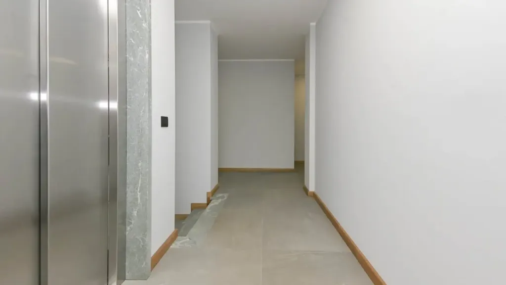 hallway_entrance