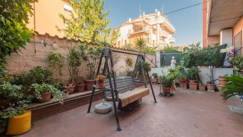Terrass - Ground Floor Apartment with Garden in Rome