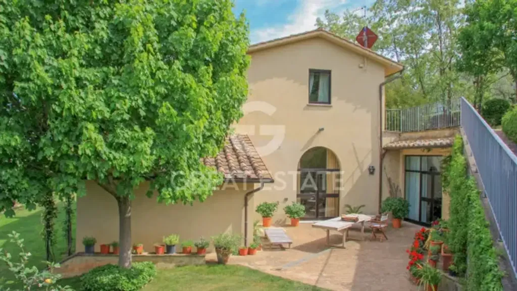Aed - Restored Villa with Pool in Cetona, Tuscany