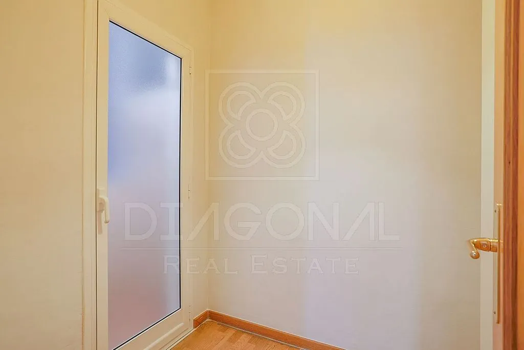 Hallway - 3-Bed Apartment with Garden View in La Nova Esquerra