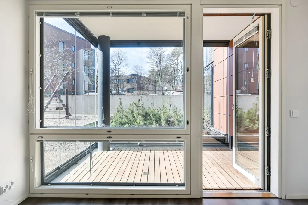 Balcon - Studio Apartment with Glazed Balcony in Haaga