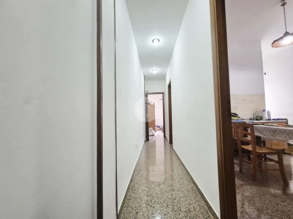 Ingresso - Appartamento con doppia esposizione a Palermo