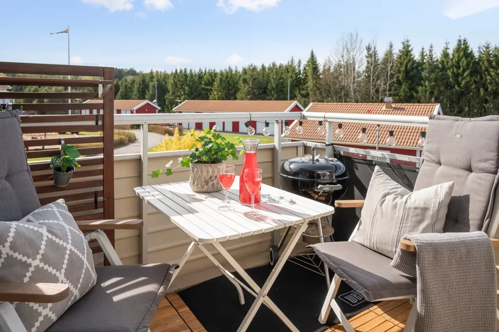 Terrasse - Terraced House with Balcony in Ytterby