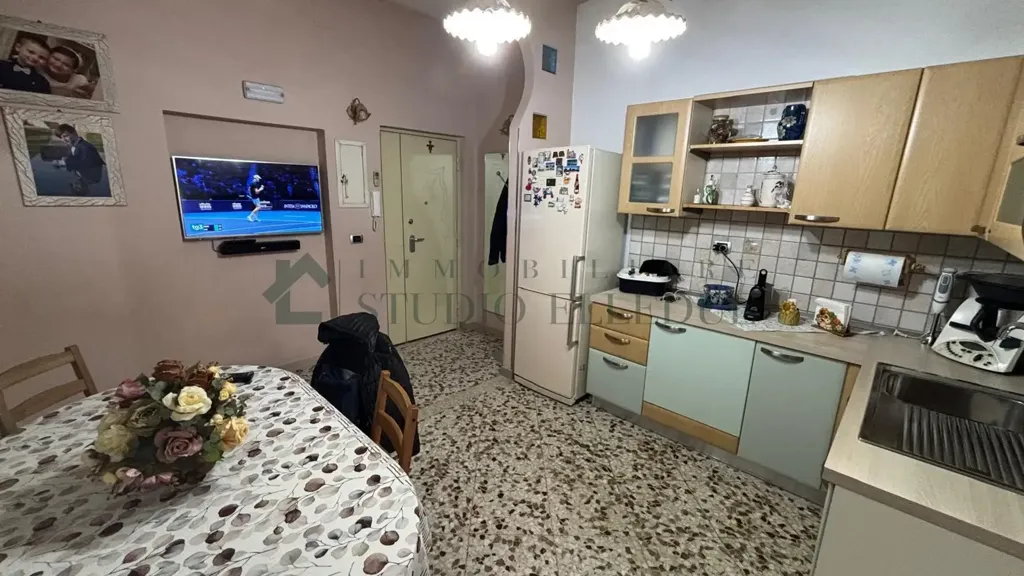 Cuisine - Two-Bedroom Apartment with Balcony in Bari