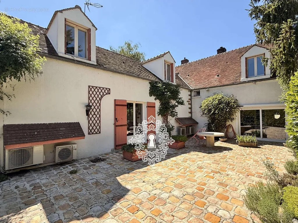 Giardino - Briarde Property with Garden in Yonne