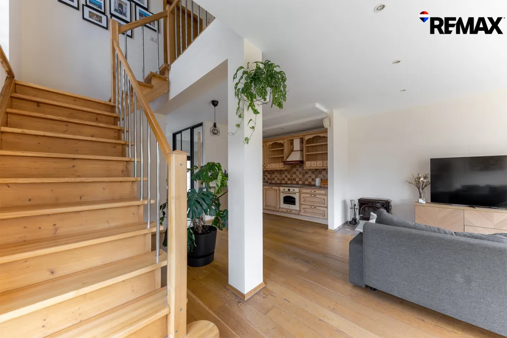 Elutuba - Spacious 3-Bedroom Cottage with Terrace in Tarandė