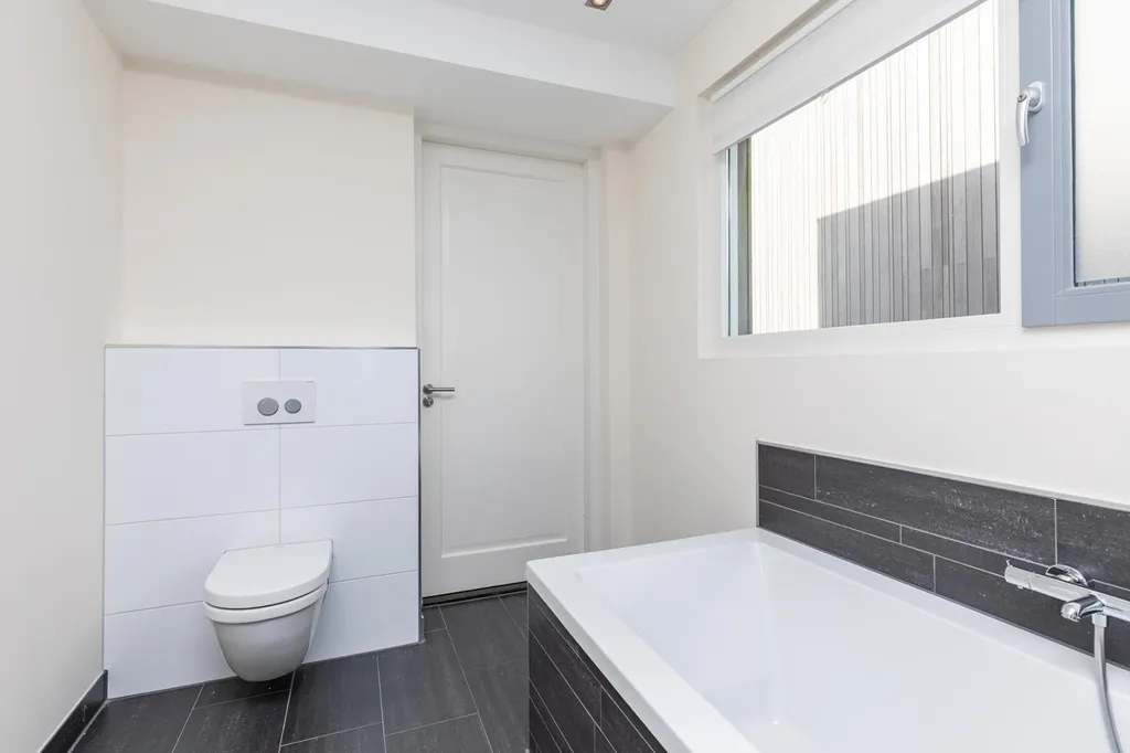 Vannitoad - High-Quality Villa with Dachterras in Overgooi
