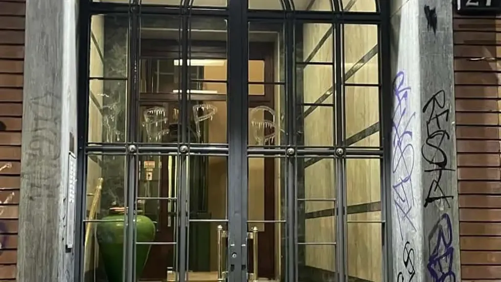 hallway_entrance