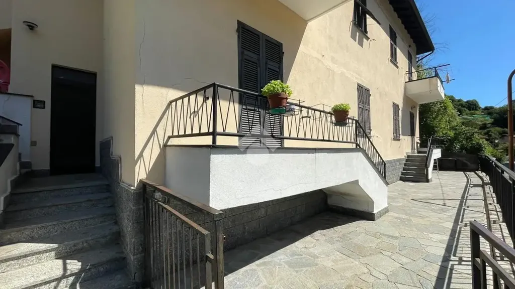 Toad - Apartment with Two Balconies in Sant'Olcese