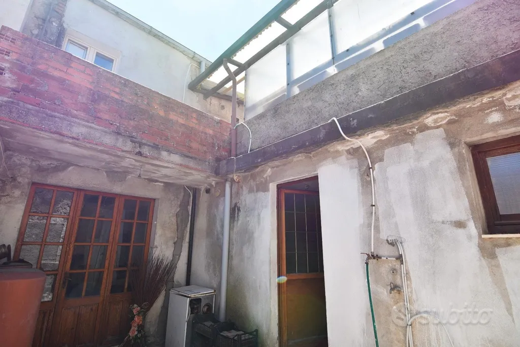 Garden - Detached House with Private Courtyard in Centre