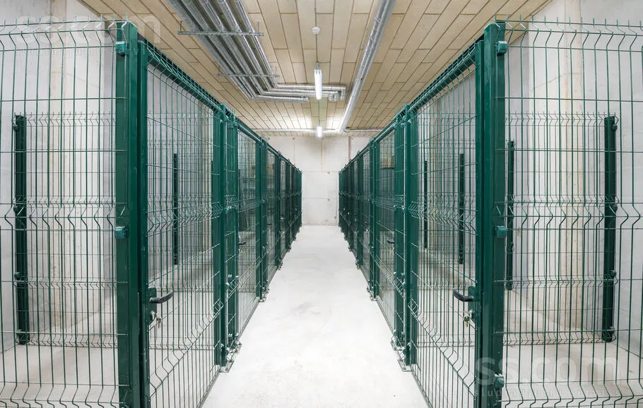 hallway_entrance