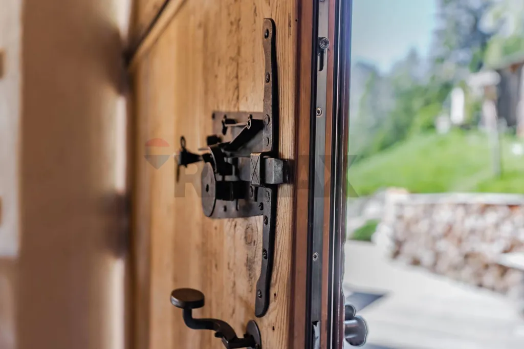 Toad - Luxury Chalet with Private Helipad in Arabba