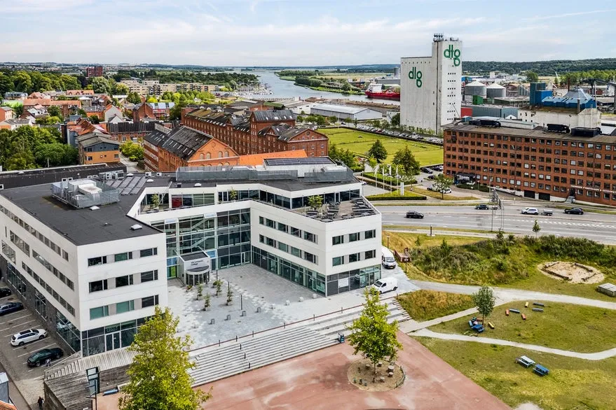 Vue aérienne - Multi-Use Building with Central Location in Randers