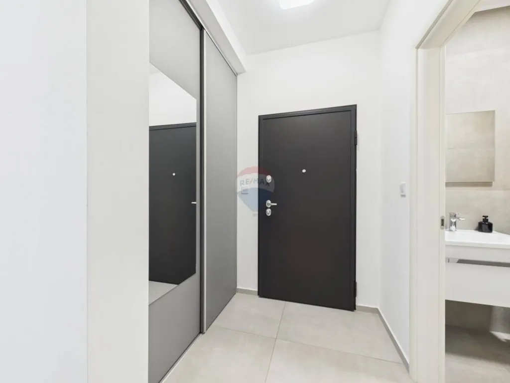 Entrée - Modern Apartment with Balcony in Štinjan, Pula