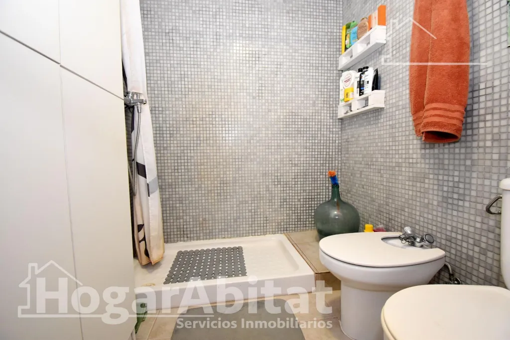 Salles de bain - Spacious Corner Flat with Garden View in Castellón