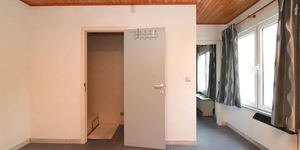 Esik - Well-Maintained Apartment with Parking in Knus