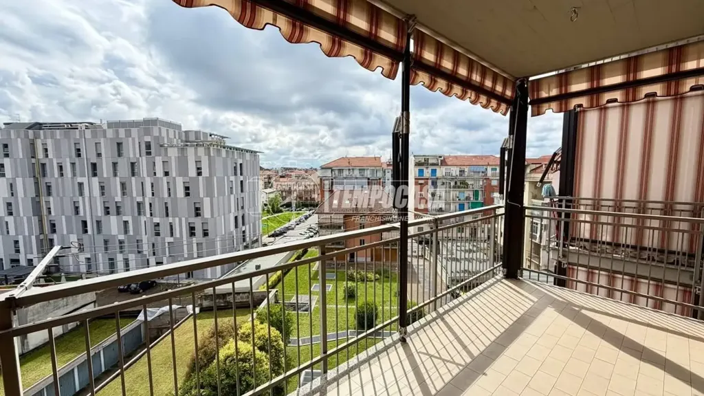 Balcon - Bright 2-Bedroom Apartment with Terraces in Torino