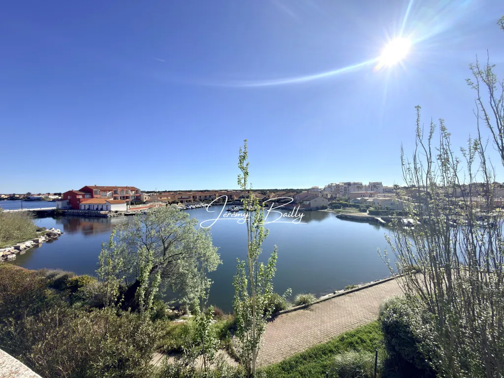2-Bed Apartment with Terrace in Le Barcarès