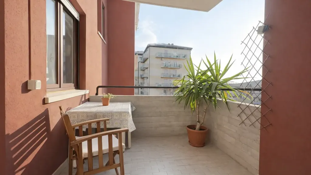 Balcony - Modernised Apartment with Terrace in San Bonifacio