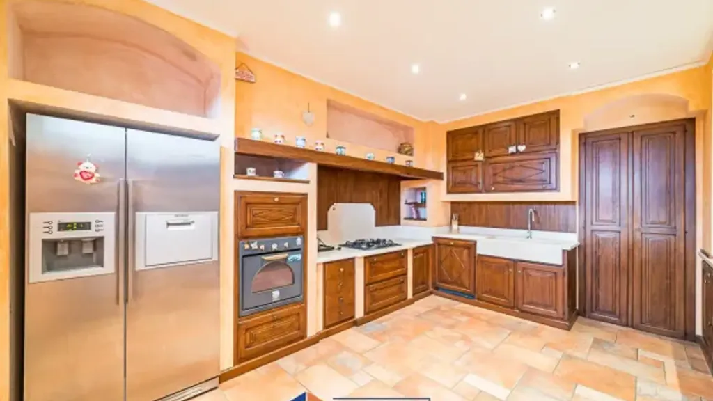 Kitchen - Rustic Villa with Private Garden in Genola